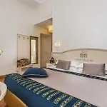 Dimora Degli Dei Guest house Rome